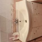 Тумба с раковиной в ванную комнату